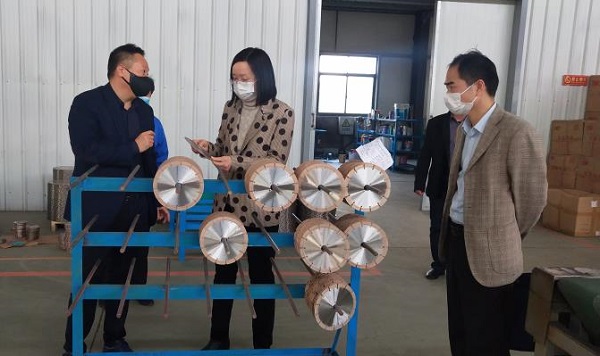 鄂州市市委常委、統(tǒng)戰(zhàn)部部長鄒霞 蒞臨湖北昌利公司調(diào)研